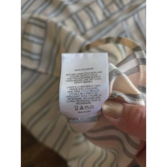 Express Striped Zip-Front Blouse – Cream & Charcoal Vertical Stripe (Size XL) - Picture 2 of 7